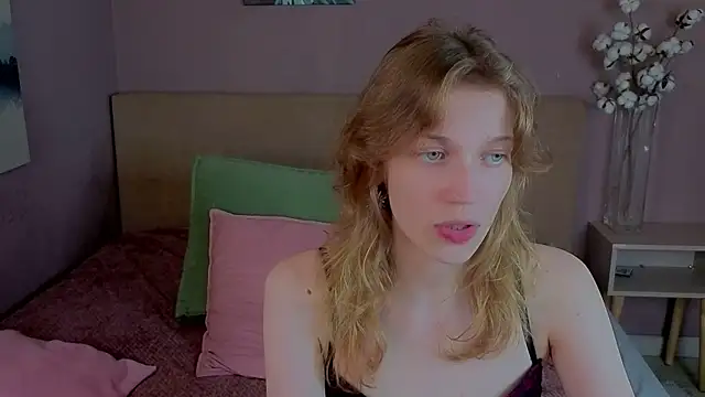 חדר צ'אט בשידור חי של Emily_Cartex