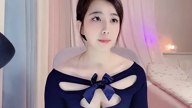 amy-6668 Adlı Modelin Canlı Sohbet Odası