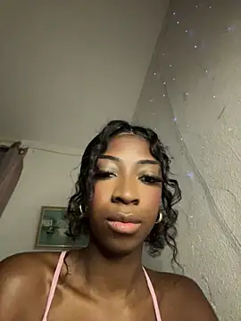 SpicySweetie Adlı Modelin Canlı Sohbet Odası