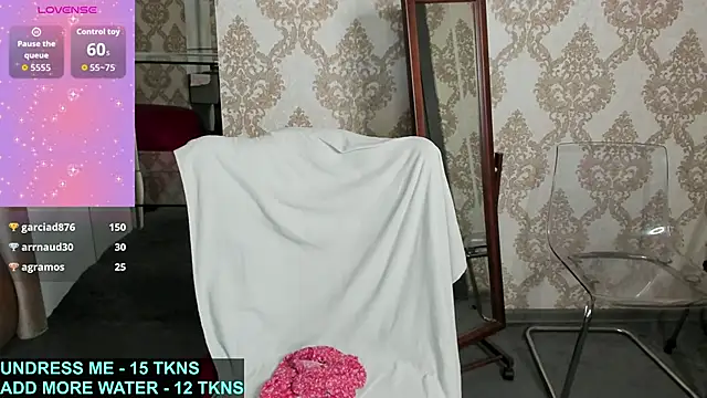 mollie_blush Adlı Modelin Canlı Sohbet Odası