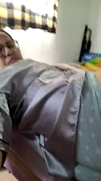 Ladymilf12 即時聊天室