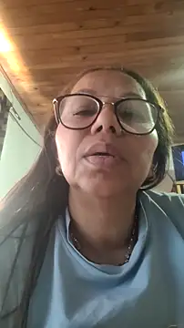 Živá chatovací místnost Ladymilf12