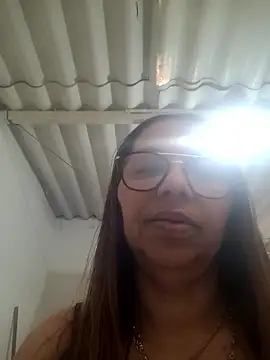 Ladymilf12 Adlı Modelin Canlı Sohbet Odası