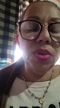 Ladymilf12 – Naživo chatovacia miestnosť