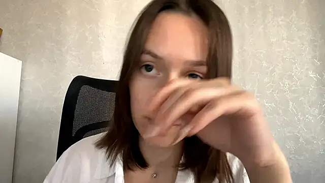 LisaSunrise Adlı Modelin Canlı Sohbet Odası