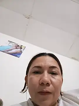Luna_Morch Adlı Modelin Canlı Sohbet Odası