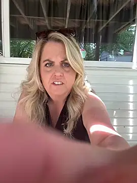 Živá chatovací místnost Milfshaker50