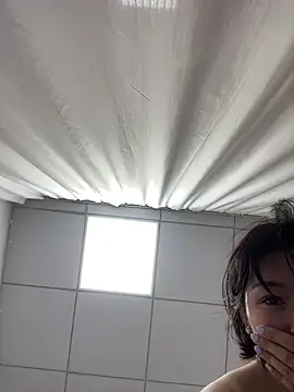 milkwine Adlı Modelin Canlı Sohbet Odası