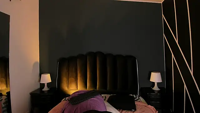 Azahara_18's Live Chat Room