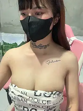 Živá chatovací místnost Lilyy18