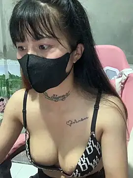 Lilyy18 Cameră chat live