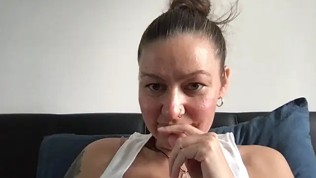 חדר צ'אט בשידור חי של Marian_Keller