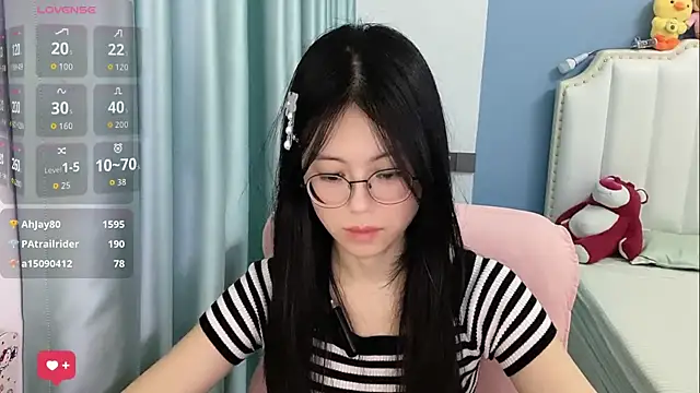 Luna-666's Live Chat Room