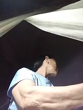 Živá chatovací místnost mouth22