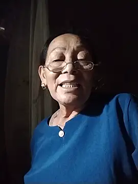 Živá chatovací místnost mouth22