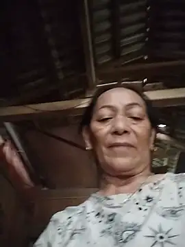 Živá chatovací místnost mouth22