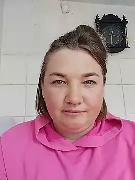MiyaOlliver Adlı Modelin Canlı Sohbet Odası