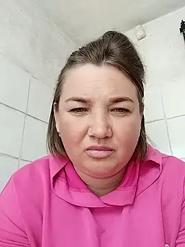 MiyaOlliver Adlı Modelin Canlı Sohbet Odası