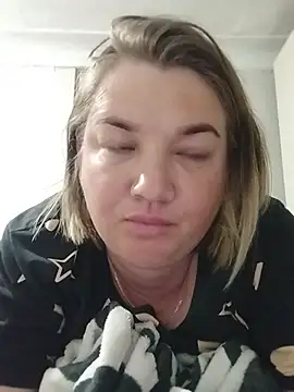 MiyaOlliver 现场聊天室