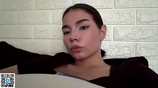 חדר צ'אט בשידור חי של MarylnMonnier