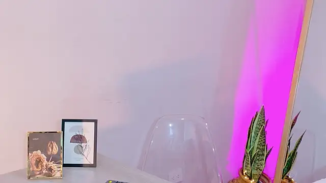 AngelySantoss লাইভ চ্যাট রুম