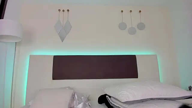 חדר צ'אט בשידור חי של Sky_Loren
