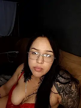 karlyxvill Adlı Modelin Canlı Sohbet Odası
