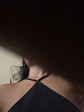 חדר צ'אט בשידור חי של mia_moonna