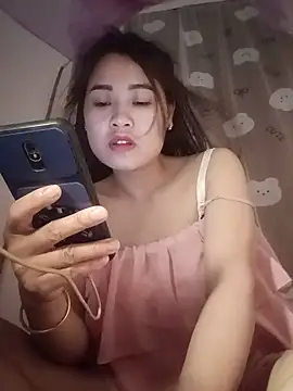 Pivi12 Adlı Modelin Canlı Sohbet Odası