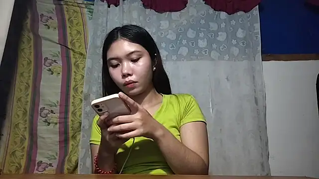 RegenaKhanponaphan чат на живо