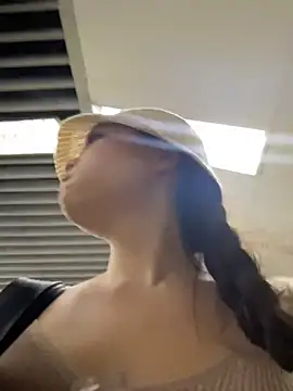 Chat soba uživo modela xiaoxiaocheng678
