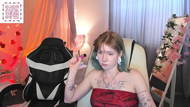 Elira_Vane's Live Chat Room
