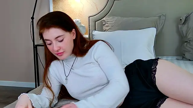 Emily_Less Adlı Modelin Canlı Sohbet Odası