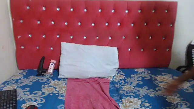 QueensBettyX96 – live chatrum