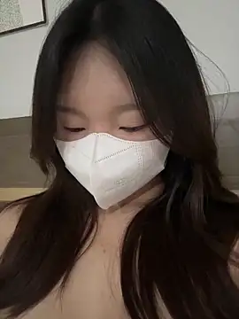 Ni_Tran Adlı Modelin Canlı Sohbet Odası