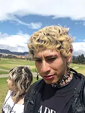 חדר צ'אט בשידור חי של Cute_Chrixxx