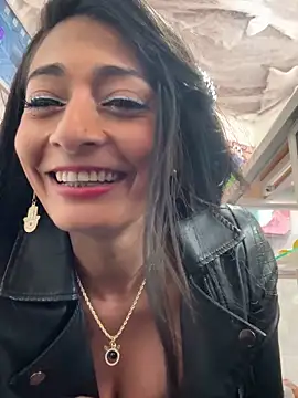 IsabellaMariet's Live Chat Room