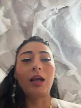 IsabellaMariet's Live Chat Room