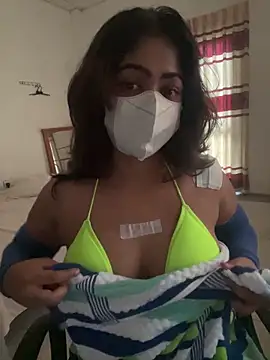 HotQueenSri Adlı Modelin Canlı Sohbet Odası