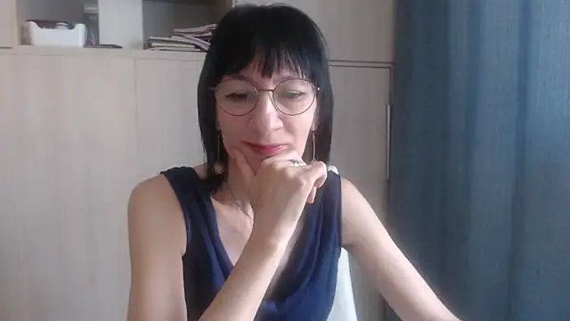 EricaBloom95 чат на живо