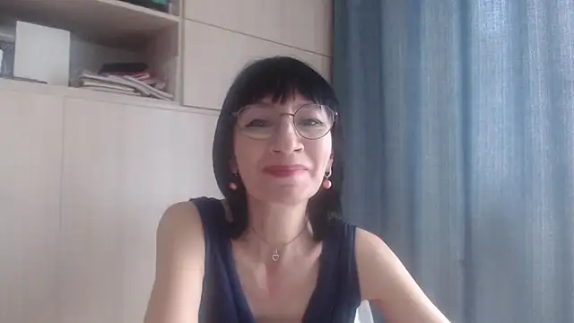 EricaBloom95's Live Chat Room