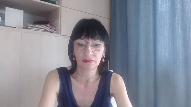 EricaBloom95 Adlı Modelin Canlı Sohbet Odası