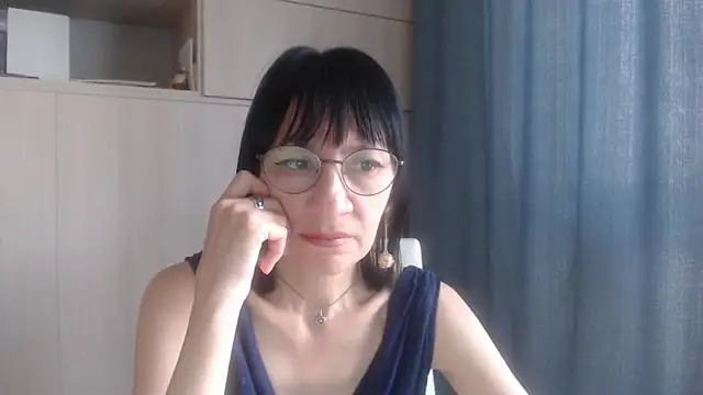 EricaBloom95 Adlı Modelin Canlı Sohbet Odası