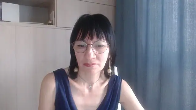 EricaBloom95 Adlı Modelin Canlı Sohbet Odası
