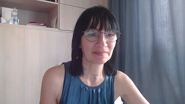 EricaBloom95 – live chatrum