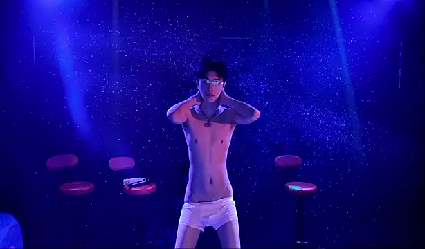 Mode-001 Live Sex Cam-Show
