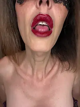 EliseAfterDark élő chatszobája