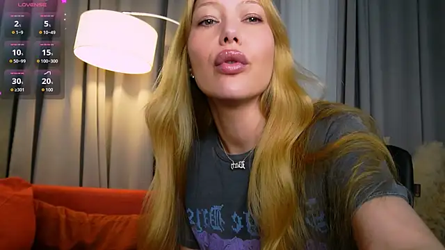 _Mila_Luna_ Live Chatraum