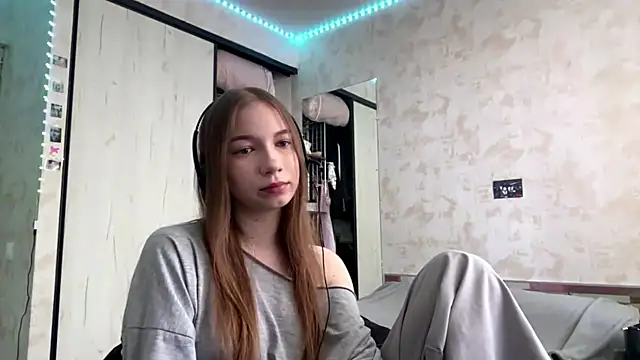 Sonya_Solnarima Adlı Modelin Canlı Sohbet Odası