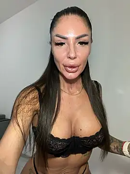 RaquelleXO's Live Chat Room